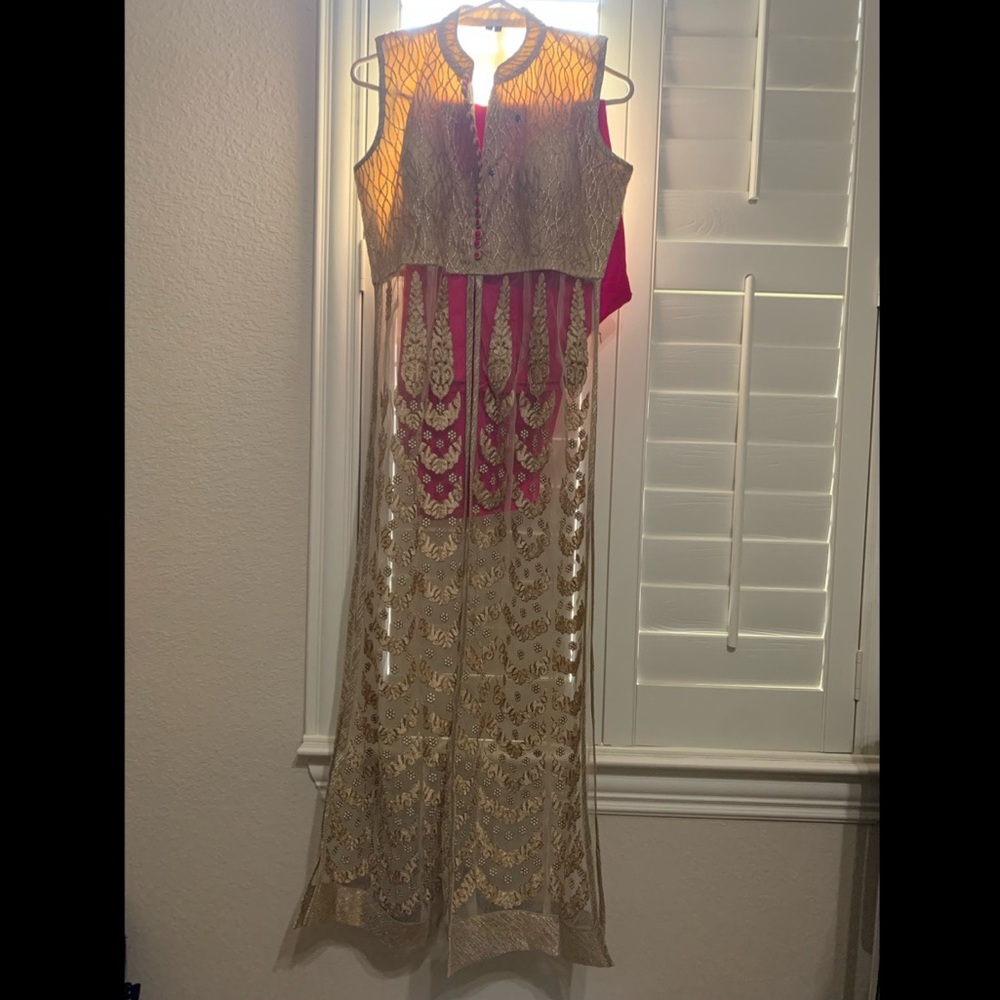 long sleeveless outfit